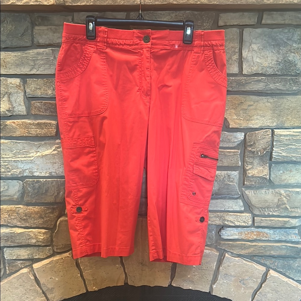 CHICO’s Red Women's Cargo Capris - Size 14-16 (Chico’s 3).